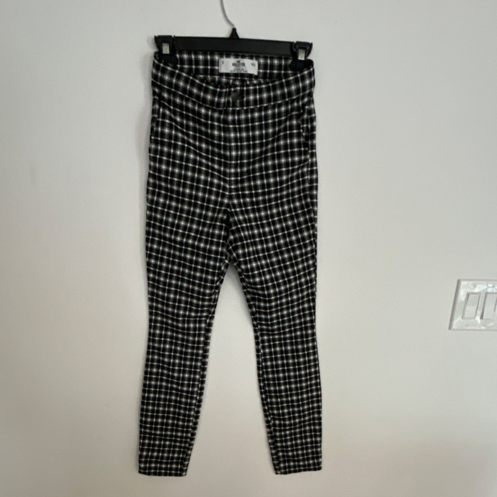 Hollister Ultra High-Rise Advanced Stretch Plaid Button Pants Black White Women